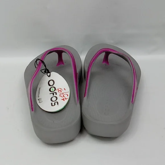 OOFOS Women's Sandals in Fuchsia and Gray Size 8 NWT - Picture 2 of 5